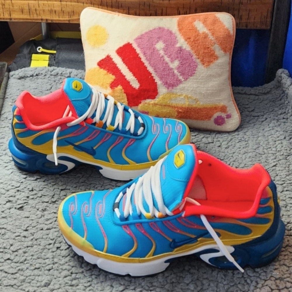 Nike Air Max Plus GS Sz 7